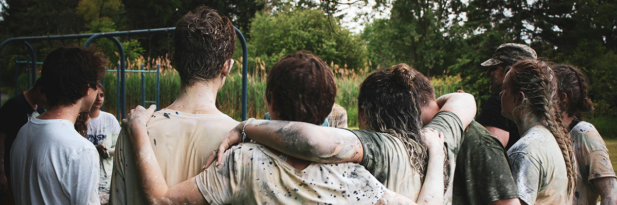 Teen group_1200x400 Group of teens from the back